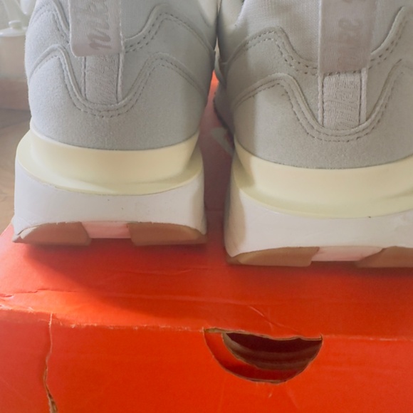 COPY - Nike Air Max Dawn grey (like NEW) - Picture 3 of 5